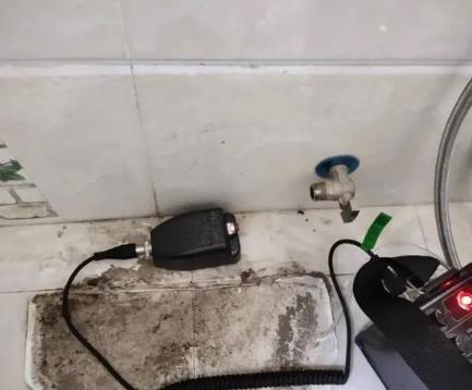 安源屋顶漏水维修公司分享下卫生间漏水的危害及解决方法